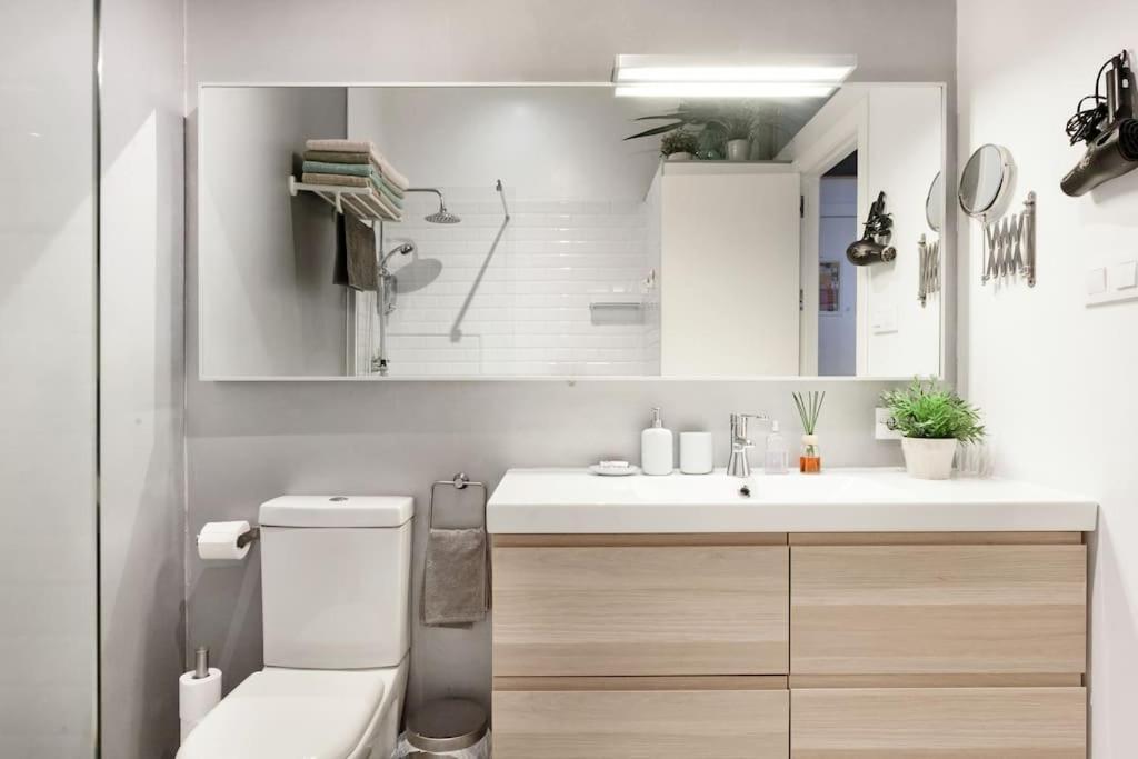 Modern Loft In The Heart Of Apartment Seville